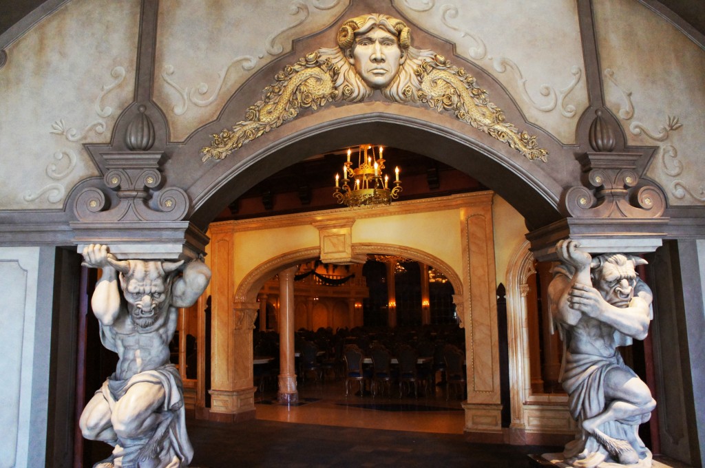 Castelo da Fera entrada 1024x680 - Be Our Guest restaurante Disney